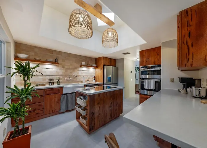 Sam Hughes, 2 Bedroom 1.5 Ba, Completely Remodeled Holiday home Tucson