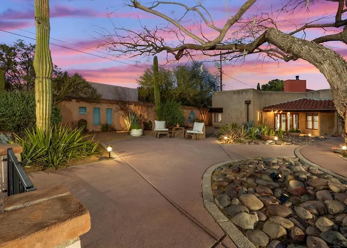 Sam Hughes, 2 Bedroom 1.5 Ba, Completely Remodeled Holiday home Tucson