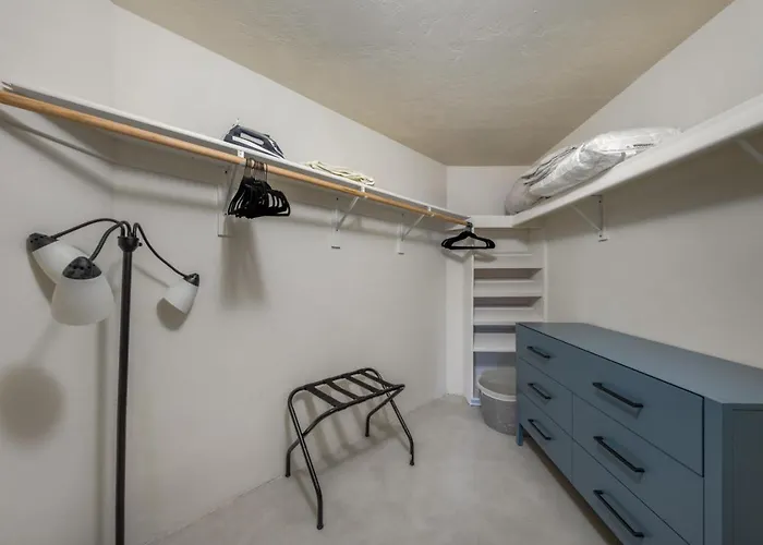 Sam Hughes, 2 Bedroom 1.5 Ba, Completely Remodeled Holiday home Tucson
