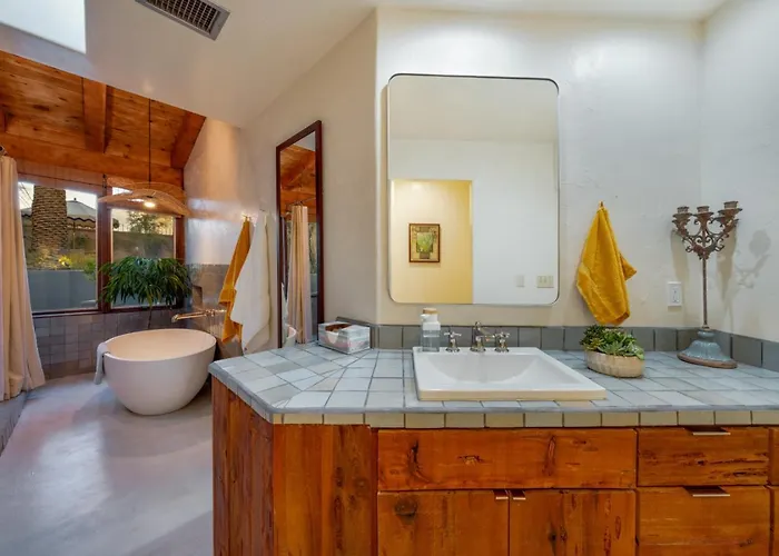 Sam Hughes, 2 Bedroom 1.5 Ba, Completely Remodeled * Tucson