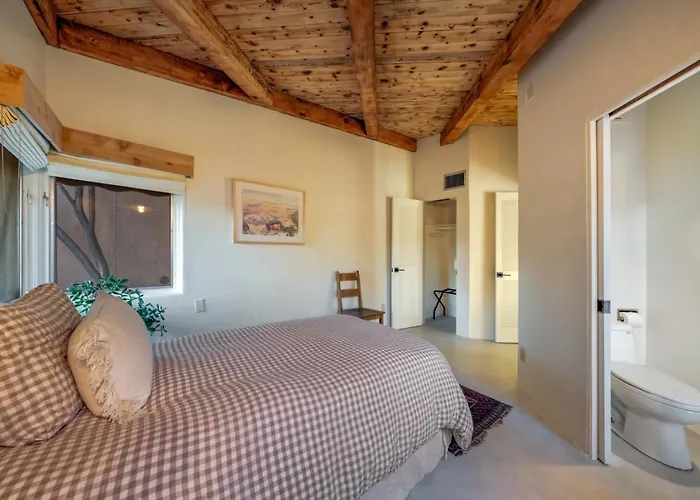 Holiday home Sam Hughes, 2 Bedroom 1.5 Ba, Completely Remodeled